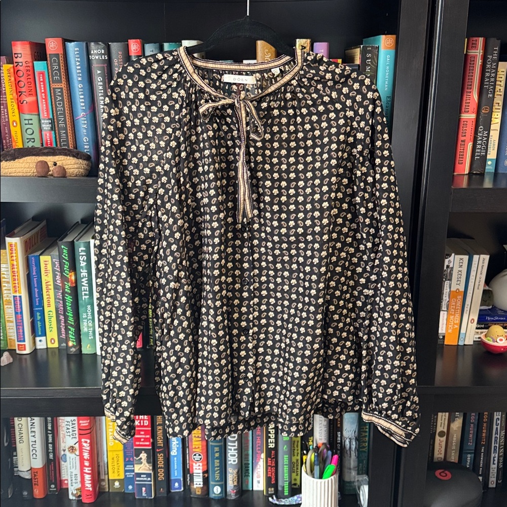 Doen Black Floral Tie-Neck Long Sleeve Blouse